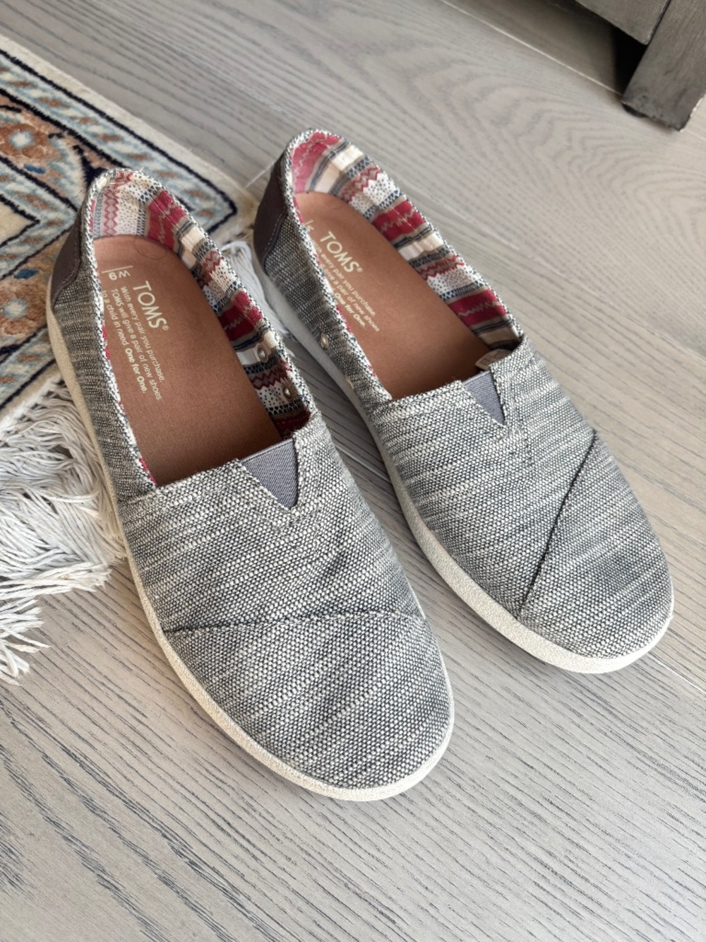 TOMS Avalon Slip-On Shoes/Loafers Women’s Size 9